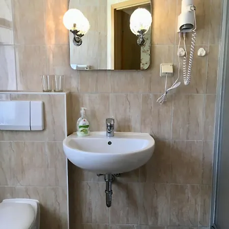Schweizerhaus Maison d'hôtes 3*