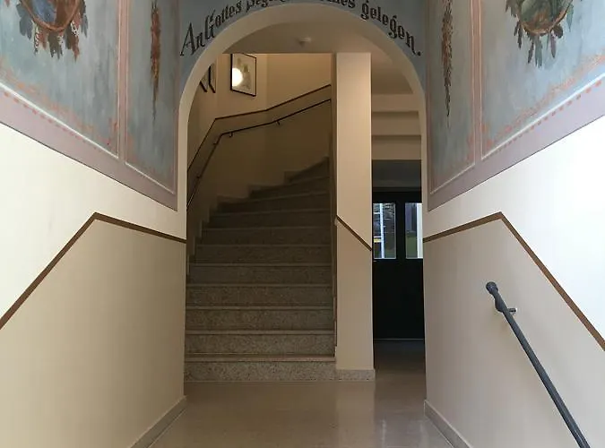 Schweizerhaus Pensión 3*