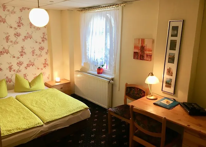 Schweizerhaus Pensión 3*